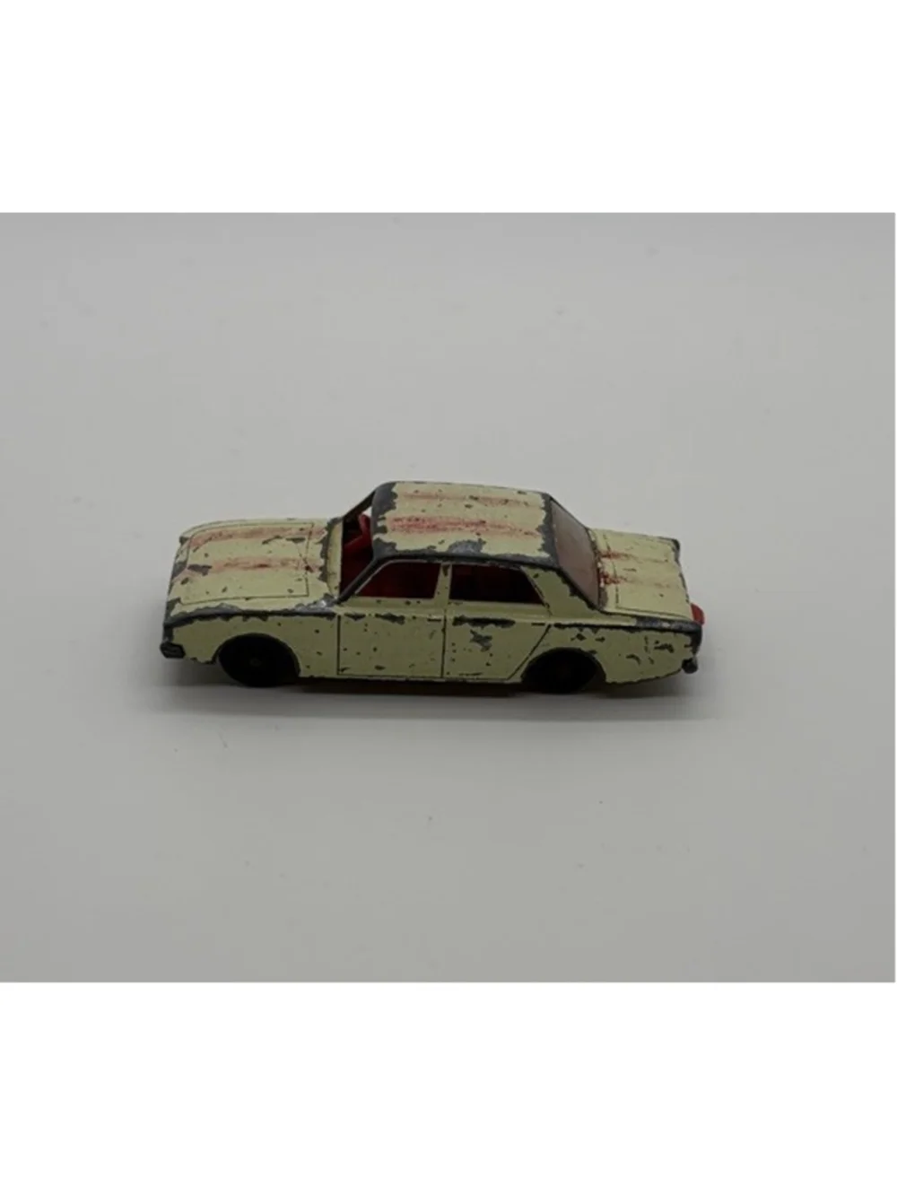 Vintage Matchbox Lesney No. 45 Ford Corsair Cream Made in England Diecast
